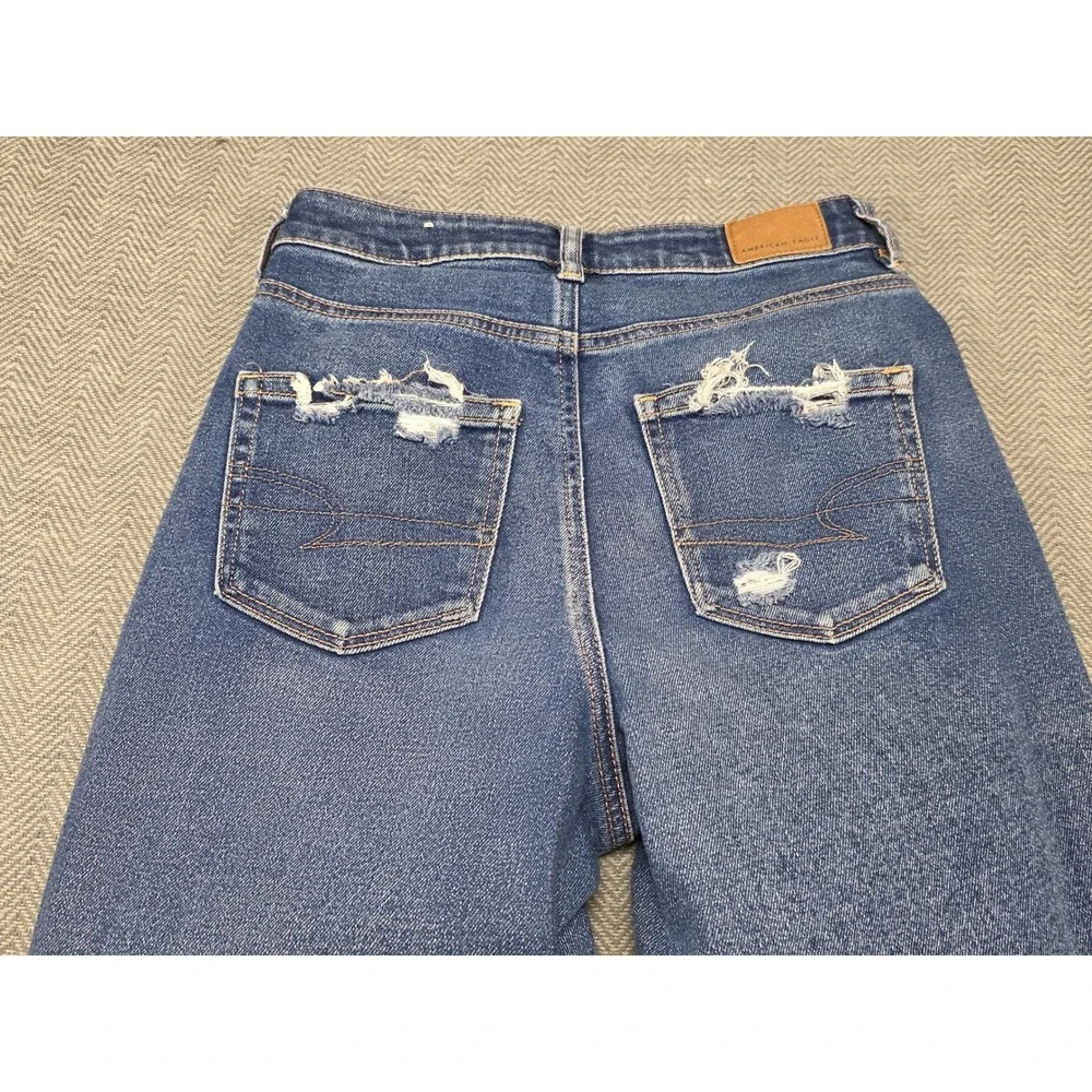 American Eagle Outfitters Mom Jeans Distressed Ripped Medium Wash Size 4‎
